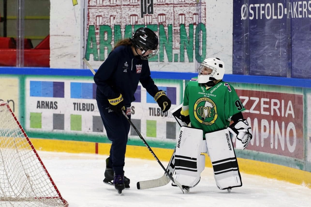 Jentehockeydagen Comet Halden bredde. 